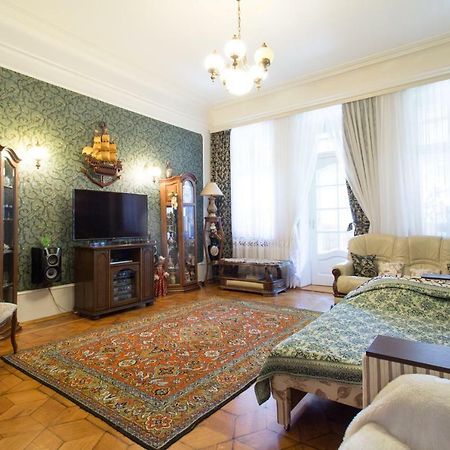 Apartment In The Center Of Харьков Экстерьер фото