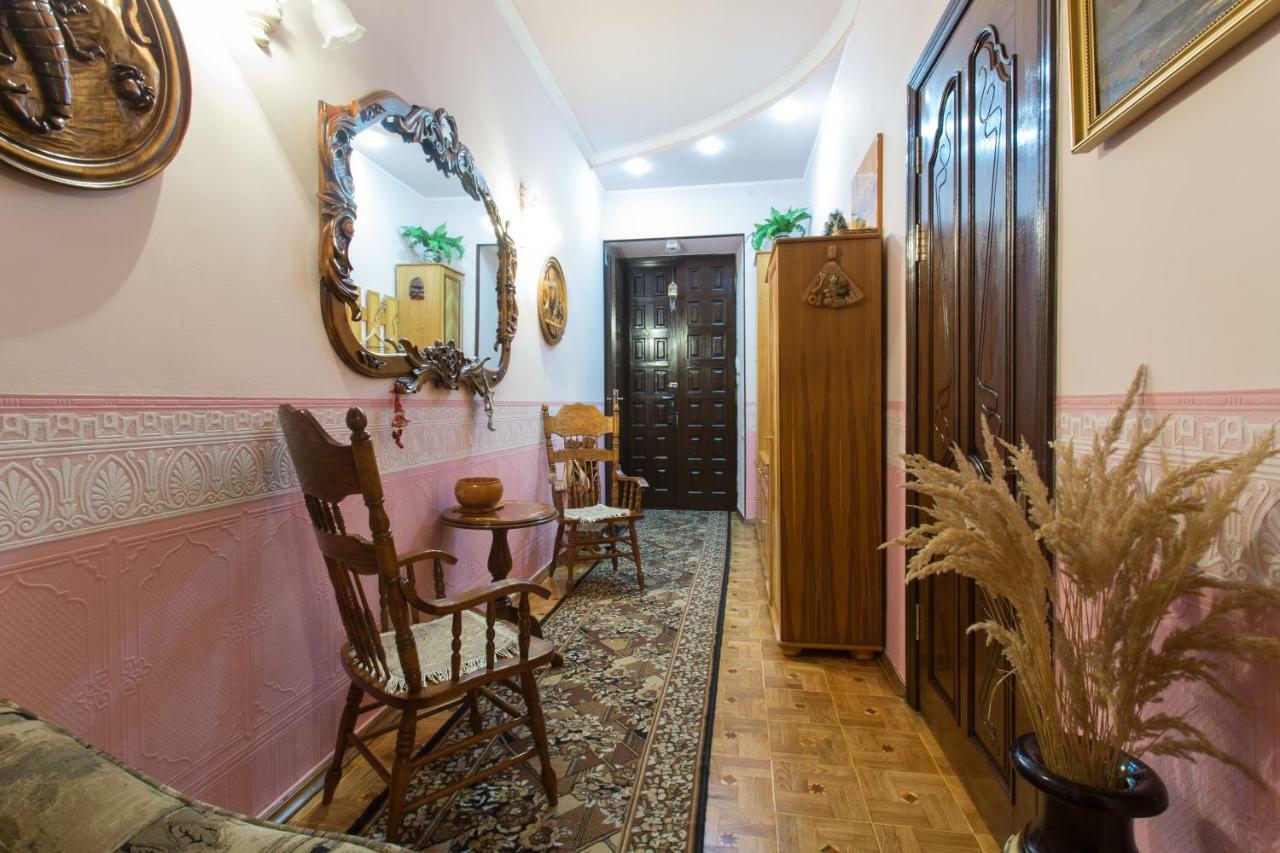 Apartment In The Center Of Харьков Экстерьер фото